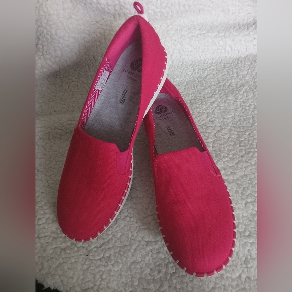 NWOT | Beautiful | Cloudsteppers by Clarks | Step Glow Slip | Womens | Size: 9M - Picture 3 of 13